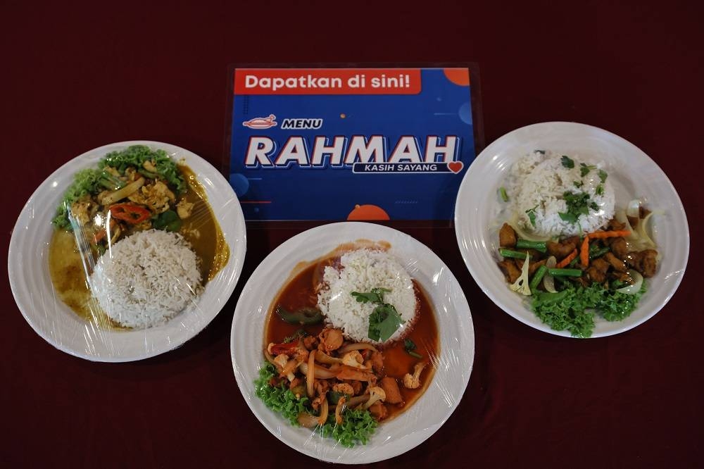 Menu Rahmah berharga RM5 hasil inisiatif Kerajaan Perpaduan bermula 31 Januari lalu telah membuka ruang solusi baharu dalam usaha menangani krisis inflasi makanan dan lonjakan harga barang yang terus menghantui seluruh rakyat di negara ini.(Gambar hiasan) - Foto Bernama