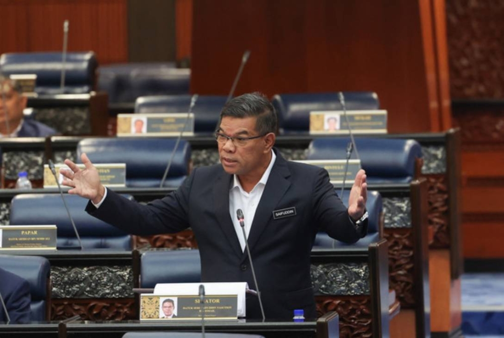 Saifuddin Nasution ketika sesi penggulungan Belanjawan 2023 di Parlimen pada Rabu berkata, ahli UMNO boleh mencabar di mahkamah keputusan yang diputuskan itu.