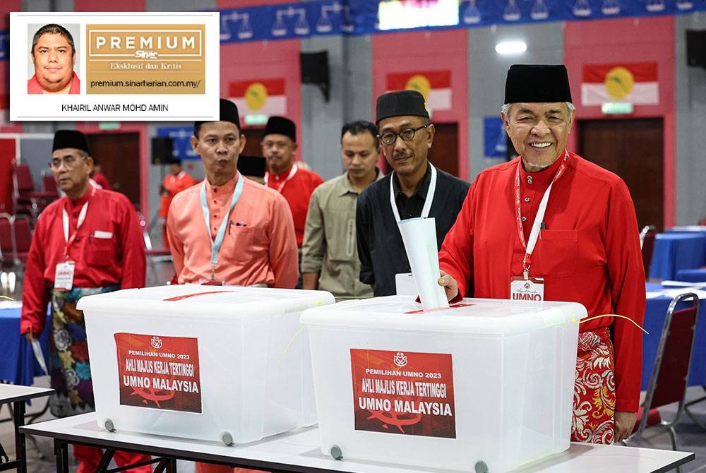 Ahmad Zahid mengundi bagi pemilihan UMNO Bahagian Bagan Datuk di Kompleks UMNO Bagan Datuk pada Sabtu.