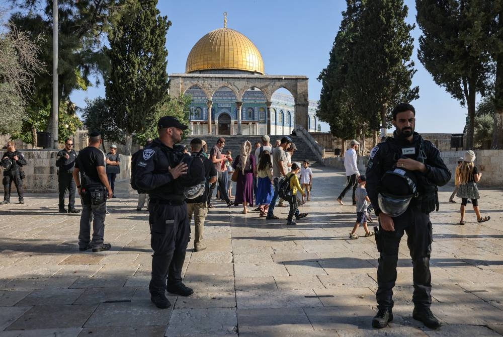 Ramadan tahun ini dijangka mungkin menjadi lebih parah kepada umat Islam di bumi Palestin apabila kerajaan baharu Israel kini diterajui oleh mereka yang terbukti mempunyai pemikiran pelampau Yahudi. - Gambar AFP