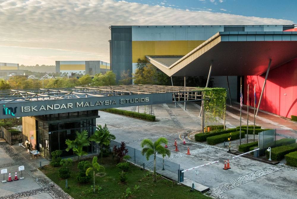 Media massa dalam dan luar negara melaporkan Khazanah telah menjual keseluruhan miliknya dalam Iskandar Malaysia Studios (IMS).