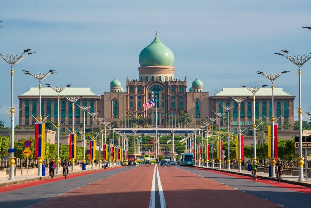 Bangunan Perdana Putra - Foto 123RF