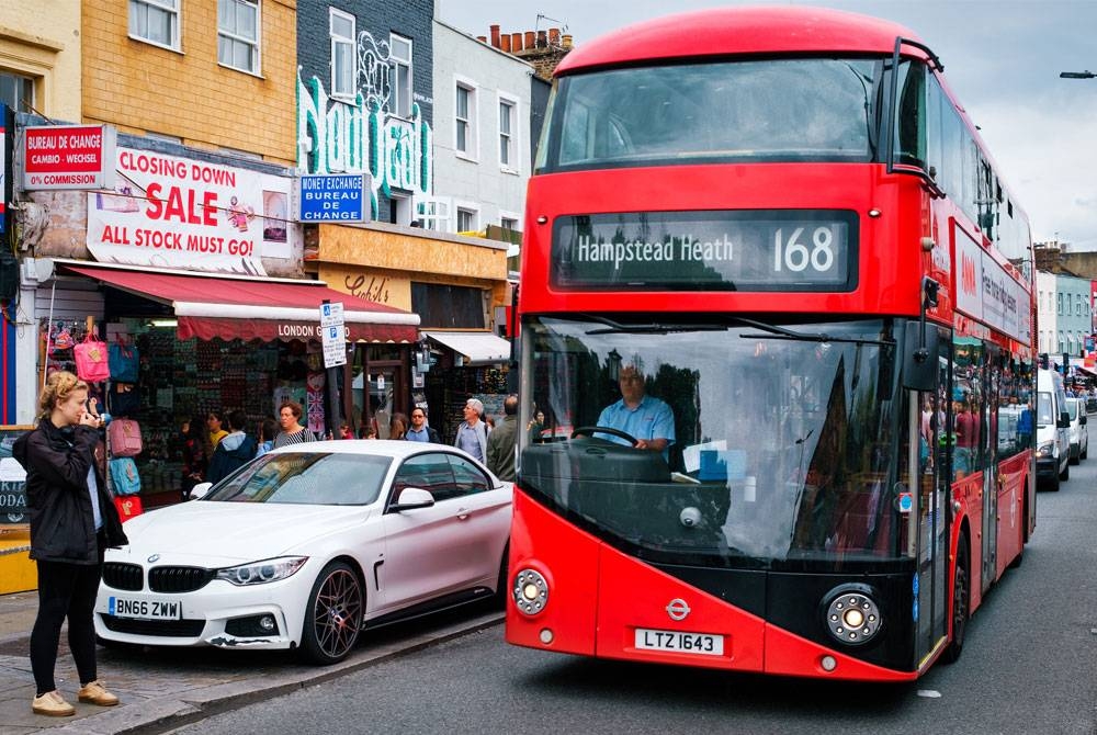 Double Decker Red Bus sememangnya menjadi signature Kota London sejak sekian lama. - Gambar hiasan 123RF