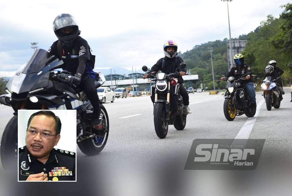 Banyak kumpulan penunggang motosikal berkuasa tinggi mengadakan konvoi di Lebuh Raya Kuala Lumpur-Karak pada hujung minggu. - Gambar kecil: Mohd Radi - Foto SINAR HARIAN/ RAFEQ REDZUAN