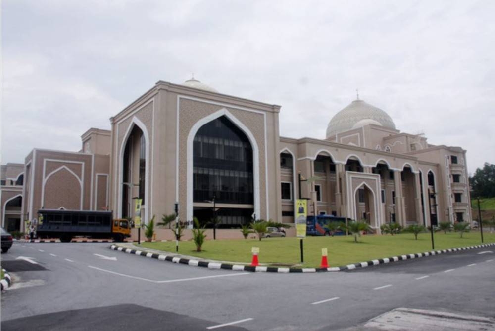 Sudah sampai masanya kita mempunyai ‘polis syariah’ atau jabatan penguat kuasa agama yang khusus melaksanakan penguatkuasaan jenayah syariah.. - Gambar hiasan