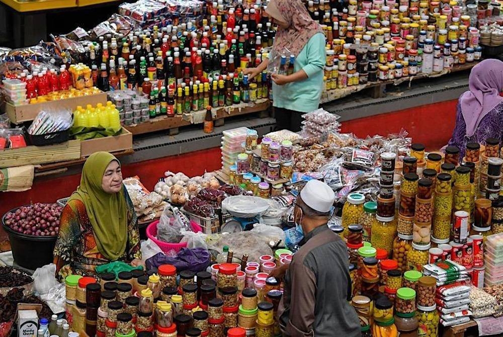 Setiap aspek perniagaan bukan sahaja perlu mematuhi syariah tetapi boleh menjadi sumber pahala sekiranya dijalankan selari dengan kehendak syariah. - Foto Bernama