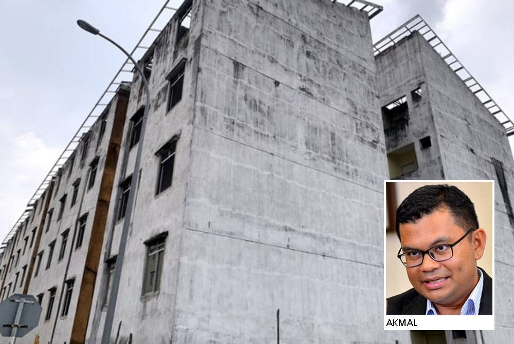 Projek perumahan Flat Taman Mount Austin, Johor Bahru yang terbengkalai.