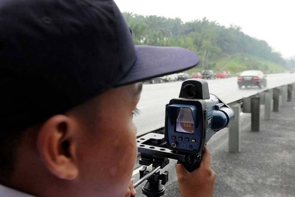 Sistem kamera keselamatan jalan raya AI mampu membantu pihak berkuasa merakamkan pelbagai kesalahan jalan raya . - Foto Bernama