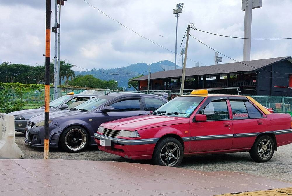 Ada pemandu teksi sukar memperoleh pendapatan walaupun RM30 sehari. - Gambar hiasan