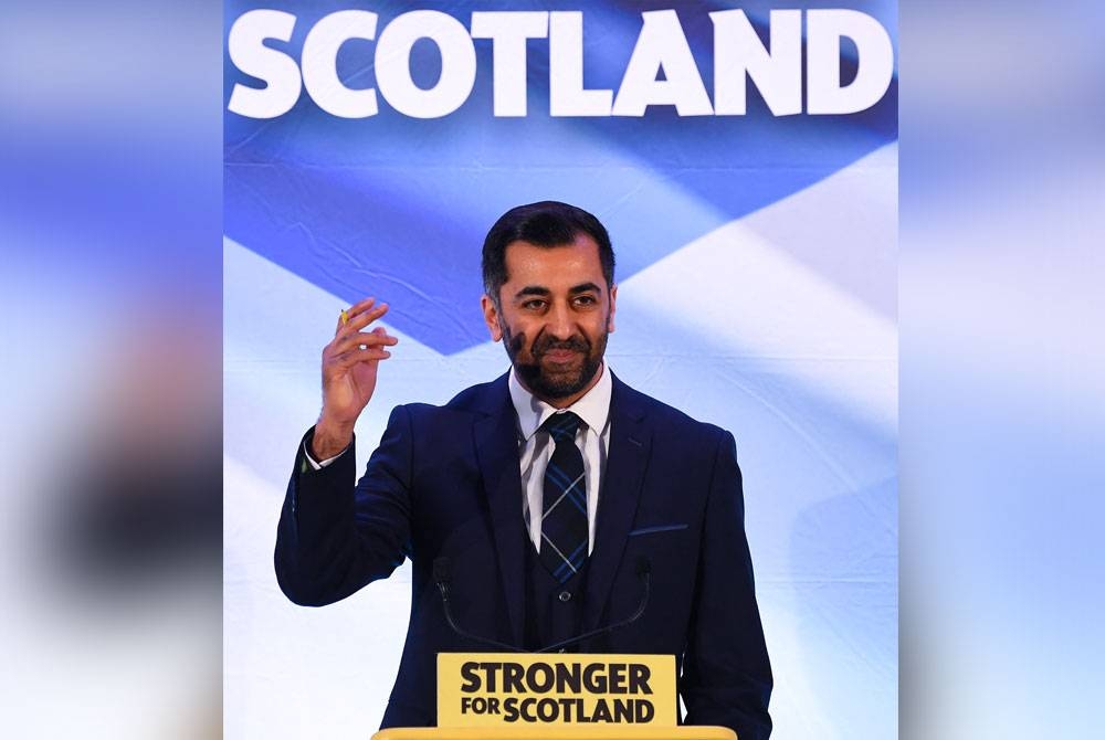 Humza berucap selepas memenangi pengundian ahli SNP di Stadium Murrayfield, Edinburgh. - AFP