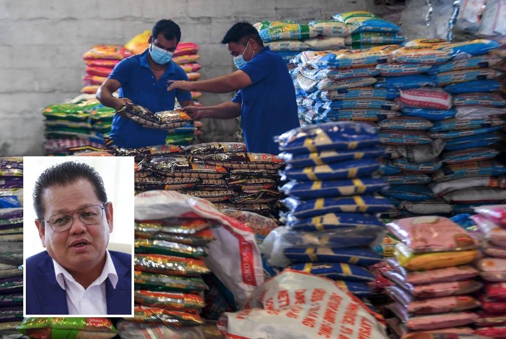 Setiap individu bujang dan isi rumah di Malaysia dianggarkan menyimpan bekalan beras antara lima hingga 20 kilogram (kg) untuk kegunaan dalam tempoh sebulan. - Gambar hiasan Bernama (Gambar kecil: Azman)