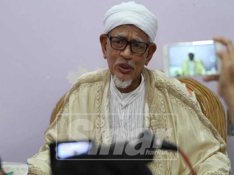 Datuk Seri Abdul Hadi Awang.