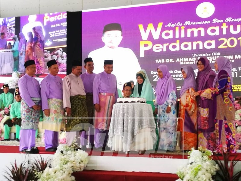 Syed Izz dan dan Nur Najihah diijabkabulkan dalam Majlis Walimatulurus Perdana Parlimen Marang.
