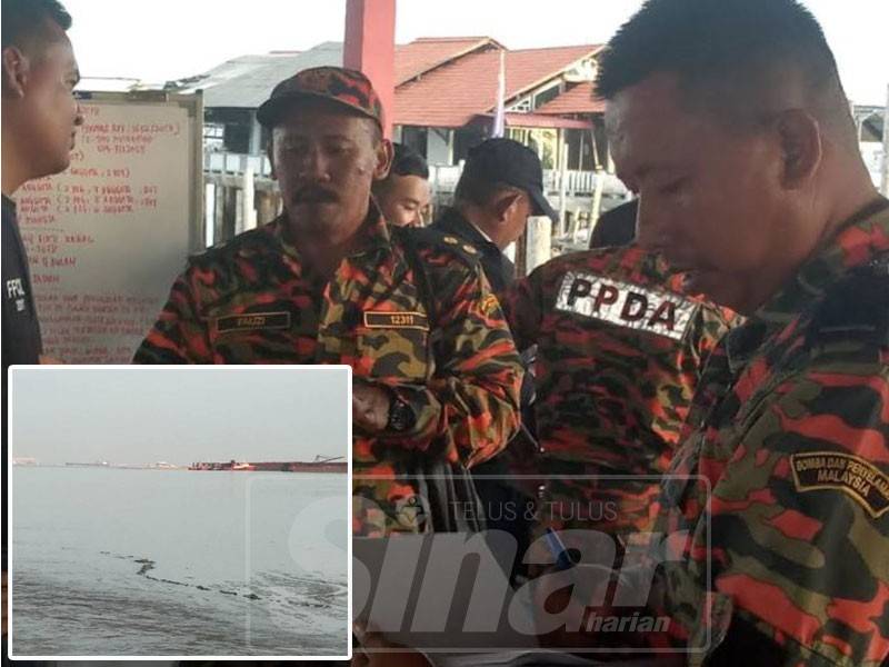 Operasi mencari dan menyelamat dijalankan anggota bomba bagi mencari mangsa. Gambar kecil: Kawasan perairan Tanjung Piai dekat pulau buatan lokasi mangsa dikhuatiri hilang.