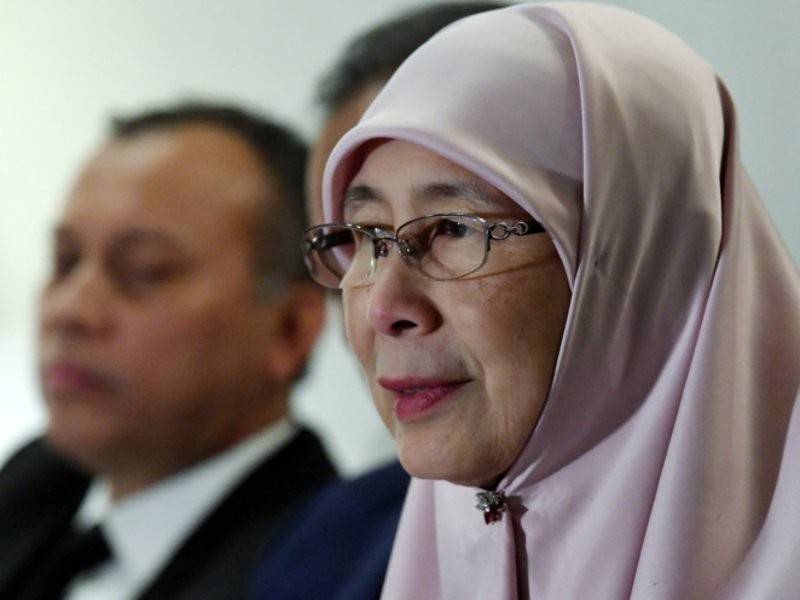 Timbalan Perdana Menteri Datuk Seri Dr Wan Azizah Wan Ismail pada sidang media bersama wakil media Malaysia di Doha pada hari terakhir sempena lawatan rasminya ke Doha hari ini. Foto: Bernama