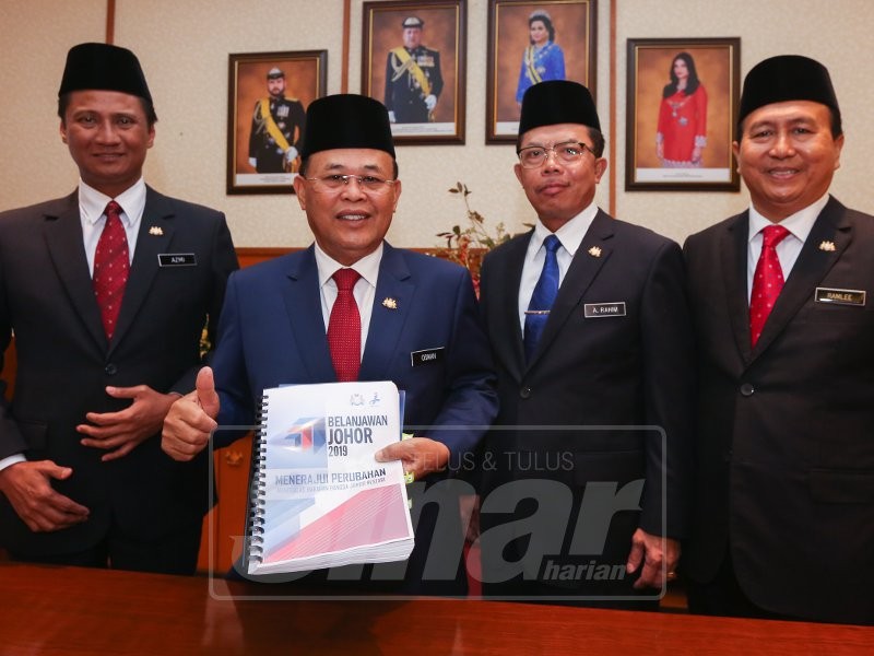 Belanjawan Johor 2019 dibentangkan di Kota Iskandar di sini, hari ini.
