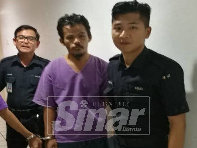 Mohamad Amir dihukum enam bulan penjara oleh Mahkamah Majistret Kuala Terengganu hari ini selepas mengaku salah mengugut mahu mencederakan jirannya dengan parang panjang.