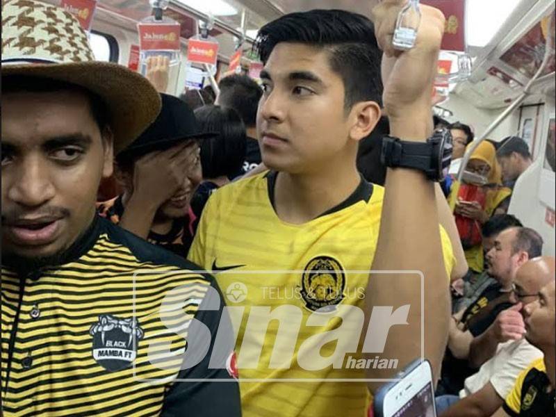 Syed Saddiq berkongsi gambar menaiki tren ke Stadium Nasional Bukit Jalil, hari ini.