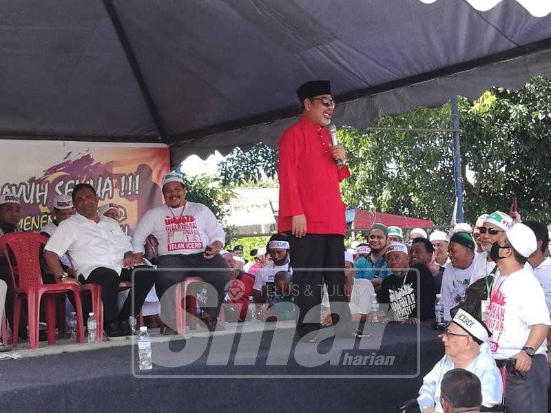 Tajuddin berucap di depan penyokong Pas dan Umno hari ini.