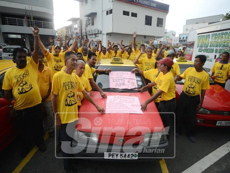 Himpunan yang diadakan ini dihadiri ratusan pemandu teksi dari seluruh Pulau Pinang.