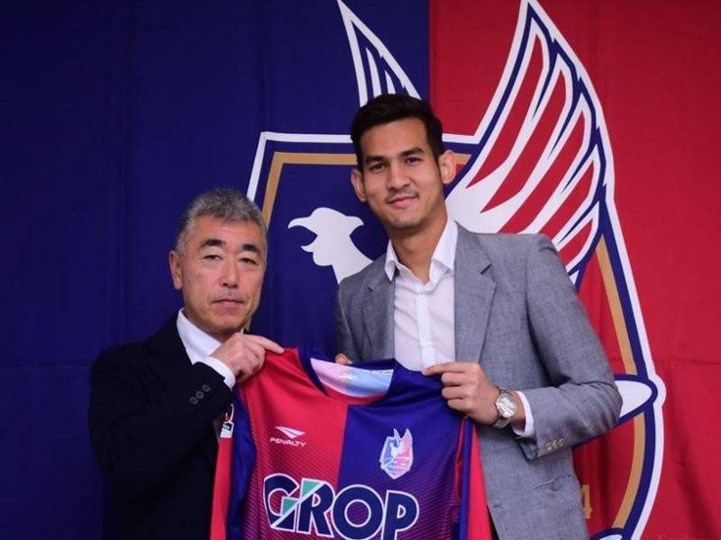 Hadi sah sertai Kelab Divisyen 2, Liga Bola Sepak Profesional Jepun (JLeague), Fagiano Okayama untuk tempoh satu tahun. - Foto Twitter Bernama