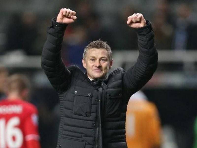 Solskjaer bantu United belasah Cardiff 5-1.