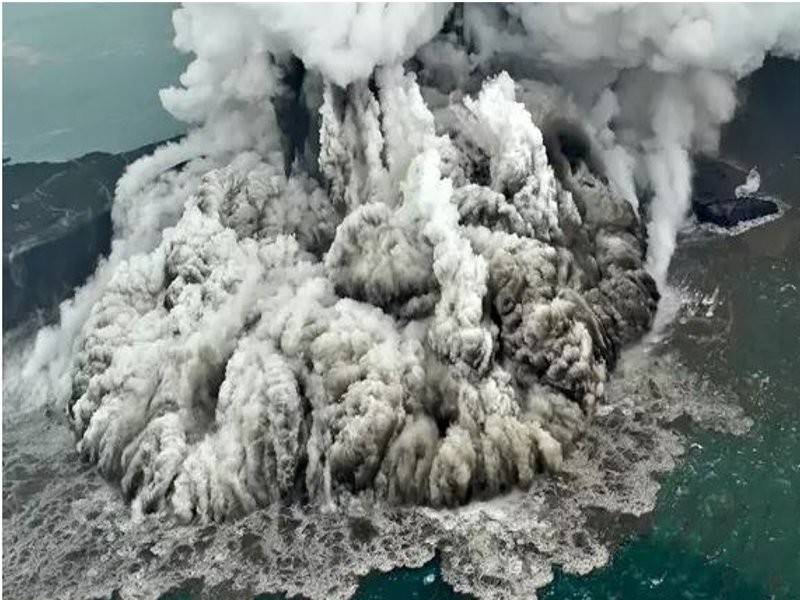 Gunung Berapi Anak Krakatau meletus dan aktif sehingga kini. - Liputan 6