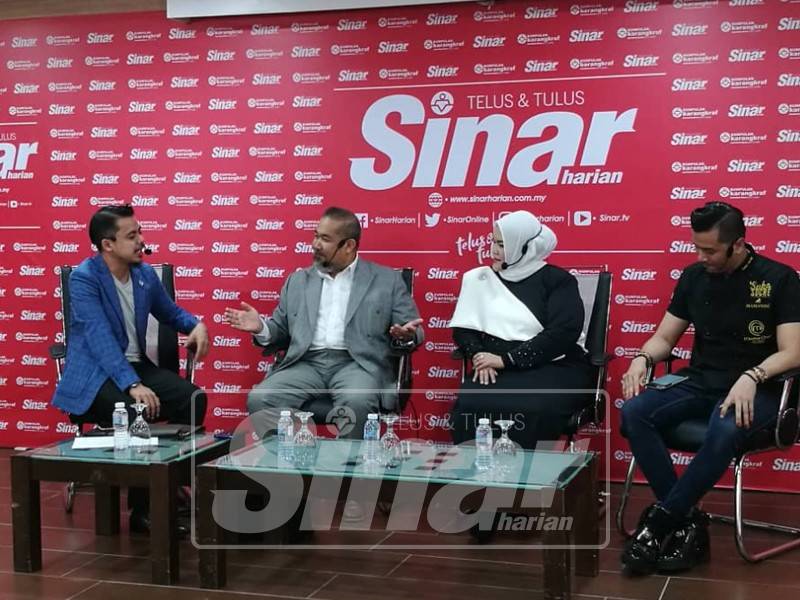 Prof Dr Zaid ketika Wacana Sinar Ilmuan bersama Majlis Profesor Negara (MPN) bertajuk Selebriti Malaysia: Antara Glamor dan Sumbangan Sosial di Kompleks Kumpulan Media Karangkraf.