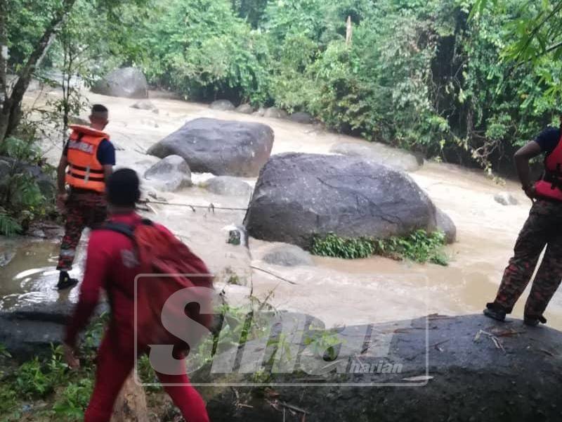 Operasi mencari mangsa yang dihanyutkan kepala air di Air Terjun Burmese Pool diteruskan hari ini.