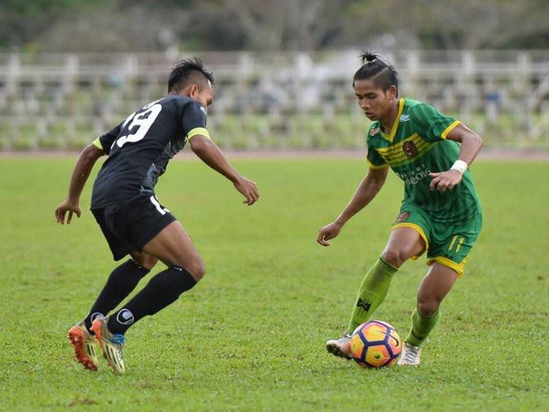 Akhyar (kanan) ketika beraksi bersama skuad Piala Presiden Kedah. - Foto: Arena Hijau Kuning