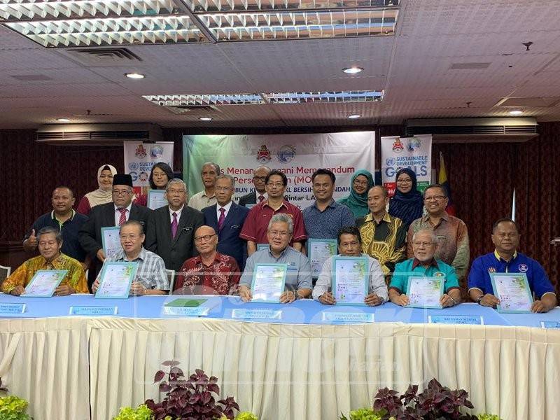 12 rakan kongsi baharu kini turut serta dalam Projek Kebun Kejiranan Local Agenda LA21 (KL) 2018 setelah menandatangani MOU bersama DBKL.