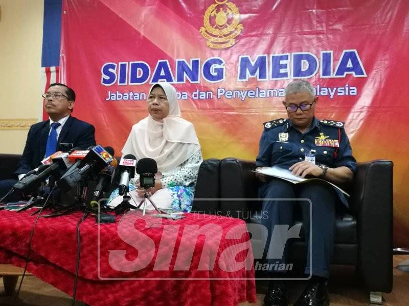 Zuraida ditemui pada sidang media selepas Majlis Penganugerahan Wira Merah di sini hari ini.