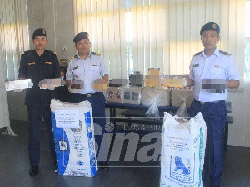 Rampasan rokok dianggar bernilai lebih RM50,000. 