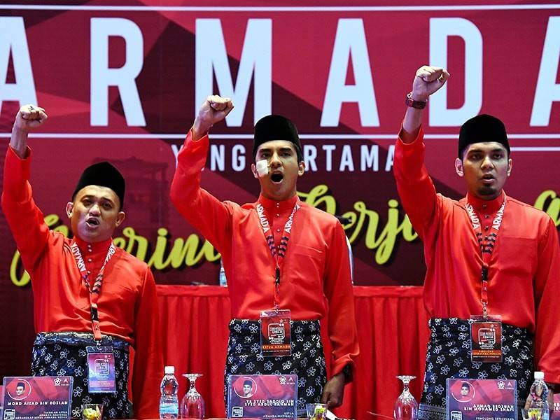 Ketua Angkatan Bersatu Anak Muda (Armada) Parti Pribumi Bersatu Malaysia (Bersatu) Syed Saddiq Syed Abdul Rahman (tengah) hadir pada Perhimpunan Agung Tahunan Armada yang pertama sempena Perhimpunan Agung Bersatu hari ini. - Foto Bernama