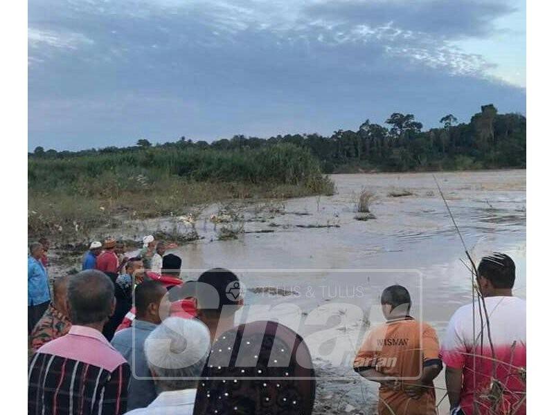 Lokasi dua beradik dikhuatiri lemas.
