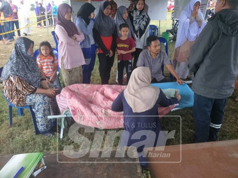 Suasana pilu menyelubungi pusat gerakan mencari dan menyelamat sebaik sahaja mayat pertama, Nurain Sofia berjaya ditemui.