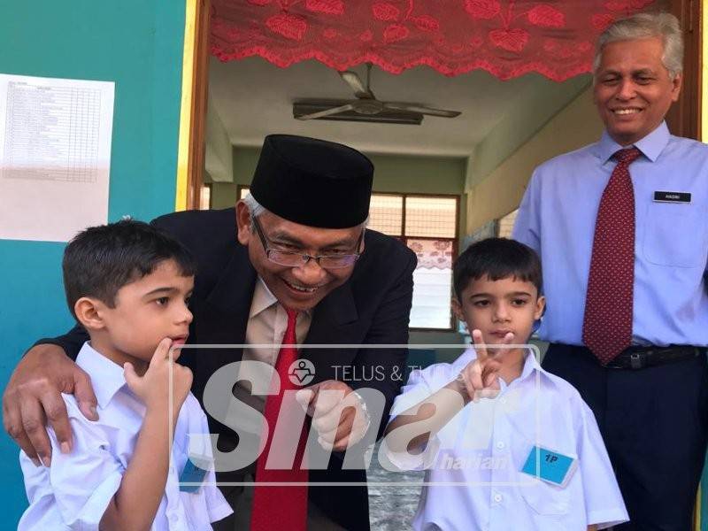 373 039 Murid Mulakan Sesi Persekolahan Di Perak Hari Ini