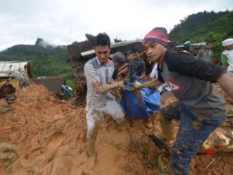 Seluruh wilayah Jawa Barat termasuk dua pertiga Kabupaten Sukabumi berada dalam zon rumah.