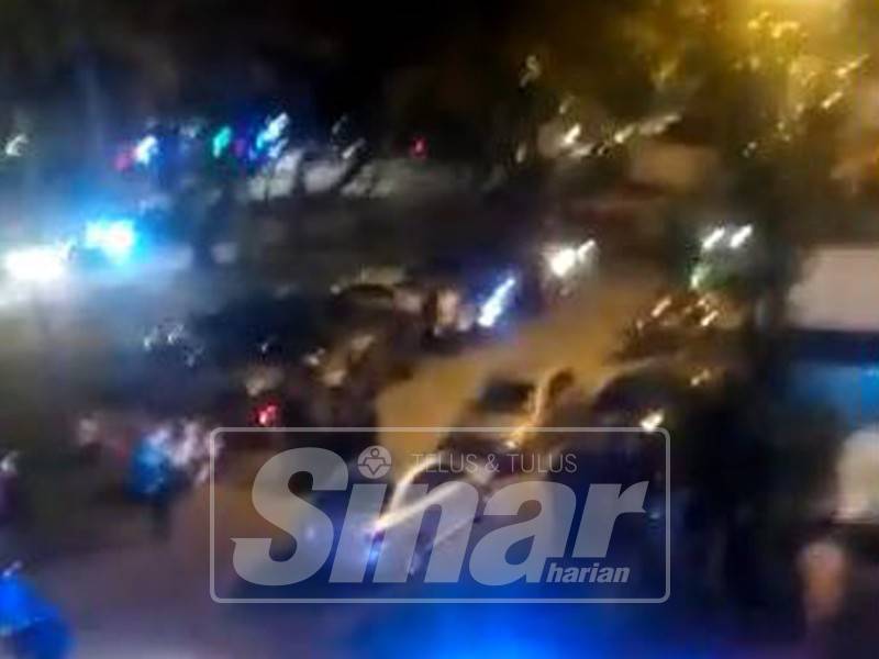 Rakaman video yang tular di media sosial dengan dakwaan berlaku pergaduhan besar di sebuah flat di Salak Selatan, malam tadi.