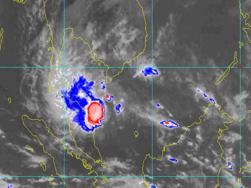 Imej satelit JMM menunjukkan angin kencang Timur Laut di perairan Kelantan dan Terengganu.