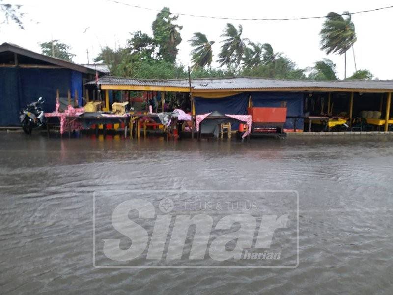 Kebanyakan kedai makan dan warung di PCB tidak beroperasi hari ini.