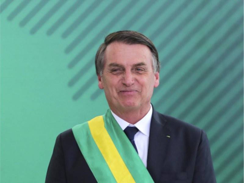 Presiden Bolsonaro sedia membincangkan kemungkinan menempatkan pangkalan tentera AS di negaranya.