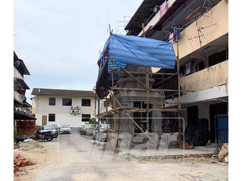 Rumah ibadah berkenaan yang masih dalam proses pembinaan.