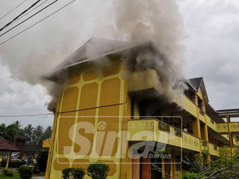 Kebaran bilik stor SK Seri Payong, Hulu Besut pagi tadi