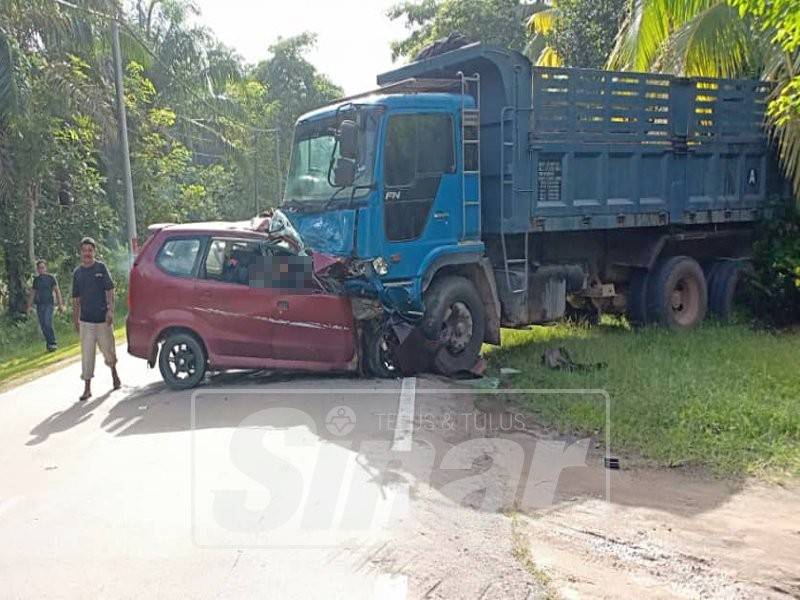 Lelaki Maut Mpv Rempuh Lori