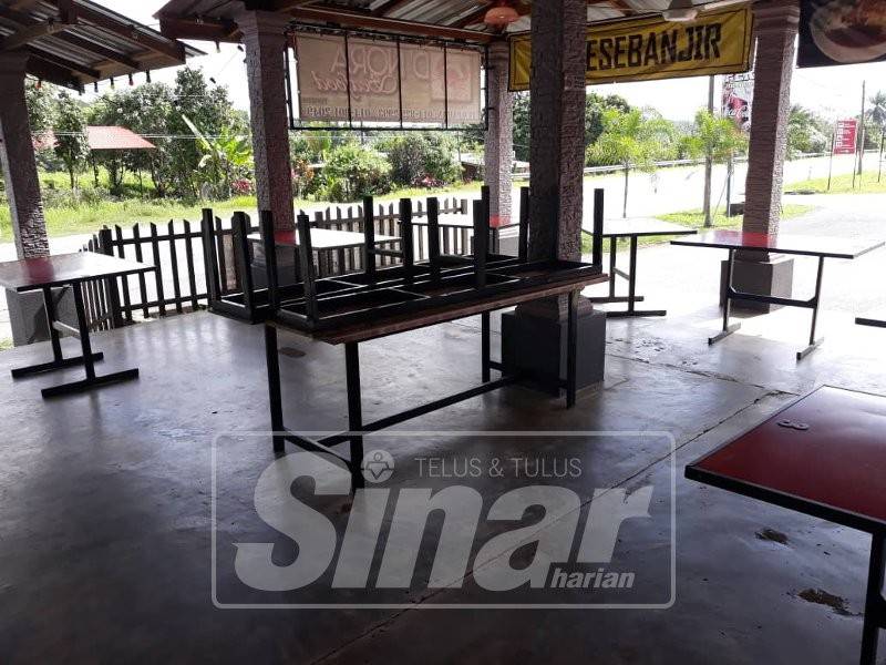 Terkejut kedai  hanya tinggal meja 