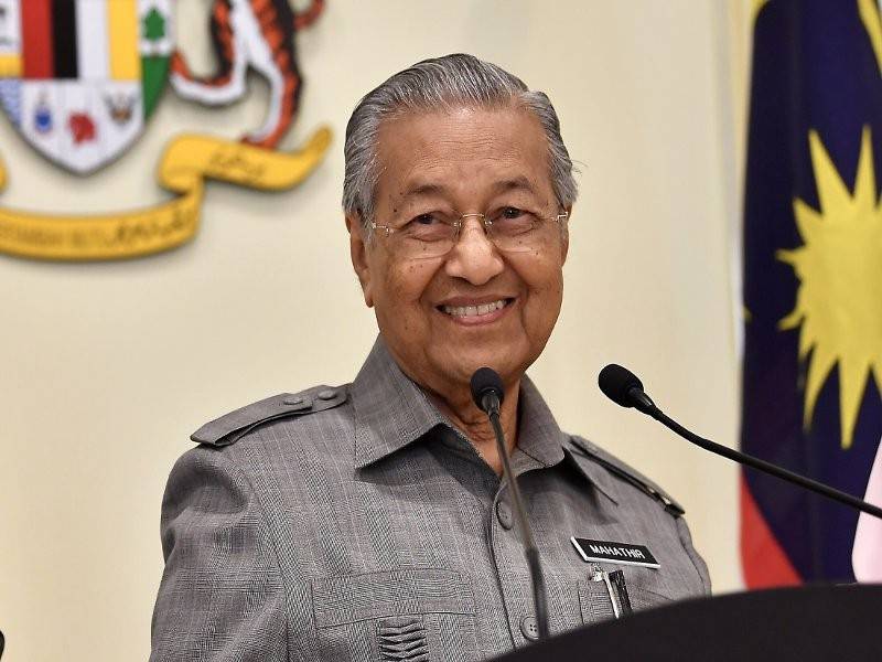  Perdana Menteri Tun Dr Mahathir Mohamad pada sidang media selepas mempengerusikan mesyuarat Jawatankuasa Khas Kabinet Mengenai Anti Rasuah (JKKMAR) di Bangunan Perdana Putra, Putrajaya hari ini. - Foto Bernama