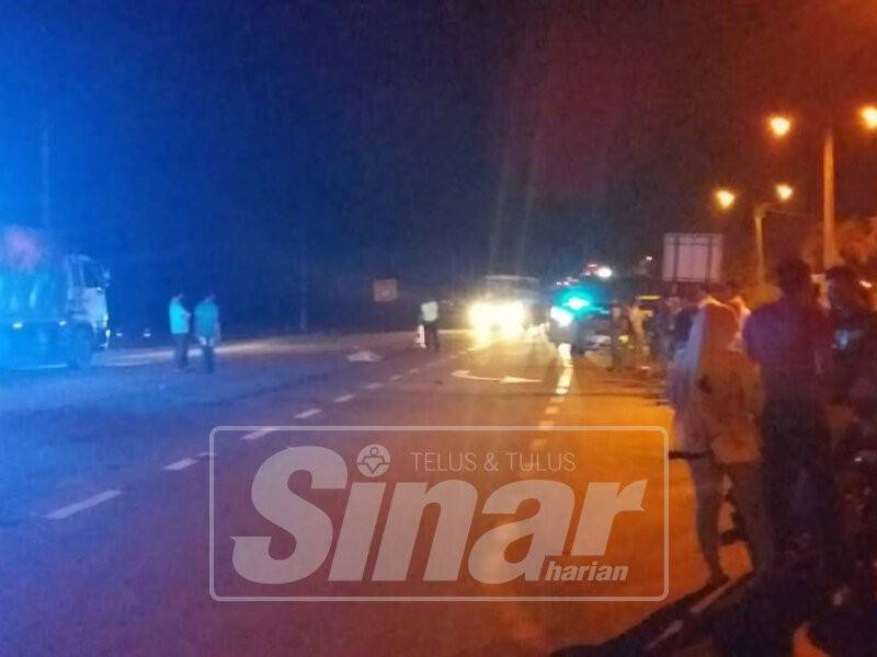 Muhammad Danish Irfan yang cedera parah maut ditempat kejadian, di KM 62, Jalan Kota Bharu - Gua Musang, semalam.