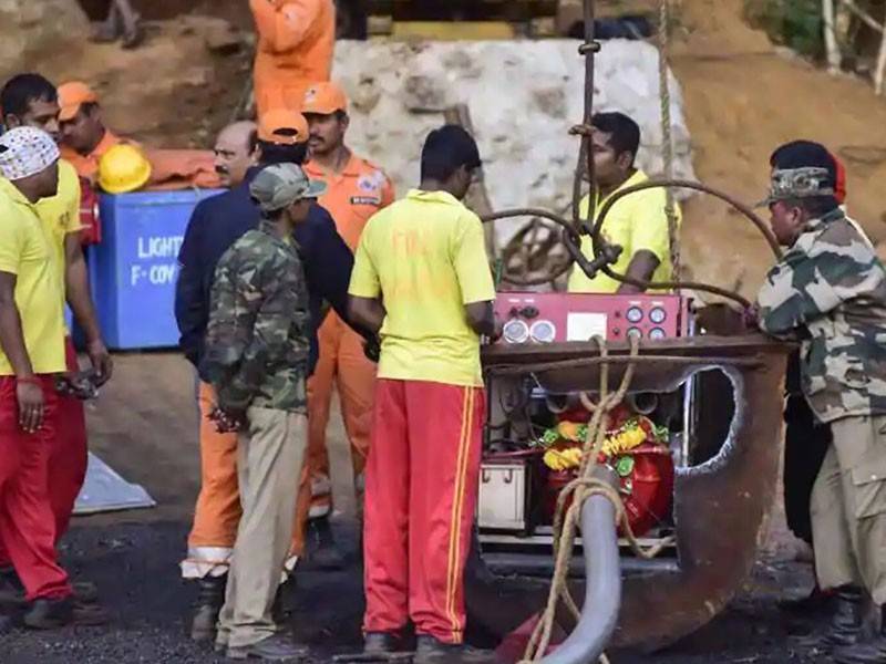 Nasib 15 pelombong terbabit sehingga kini masih tidak diketahui dan dikhuatiri terkorban selepas lombong terbabit dinaiki air, ditambah usaha menyelamat yang berjalan perlahan.