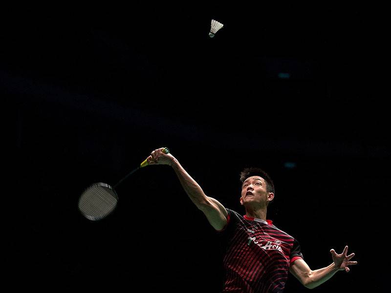 Pemain perseorangan lelaki negara Liew Daren beraksi menentang lawannya dari China Shi Yuqi pada suku akhir Kejohanan Perodua Malaysia Masters 2019 di Axiata Arena Kuala Lumpur Sports City, Bukit Jalil hari ini. - Foto Bernama